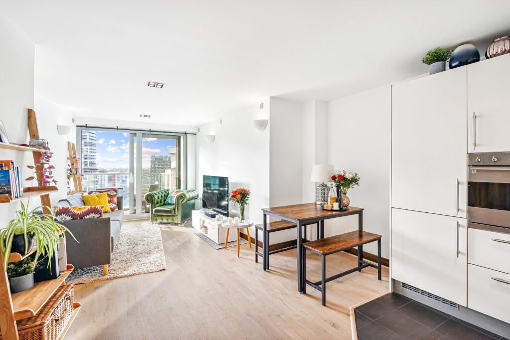 2 bed 1st Floor Flat for rent in London. From Kinleigh Folkard & Hayward - Lettings - Battersea Park Lettings