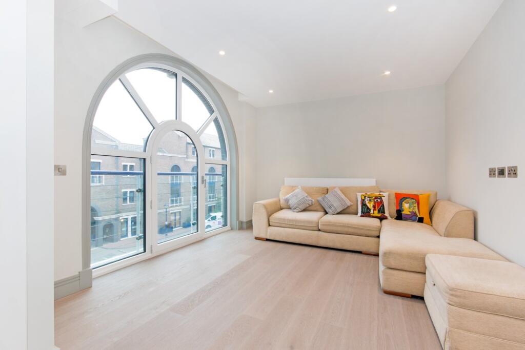 2 bed 1st Floor Flat for rent in London. From Kinleigh Folkard & Hayward - Lettings - Battersea Park Lettings