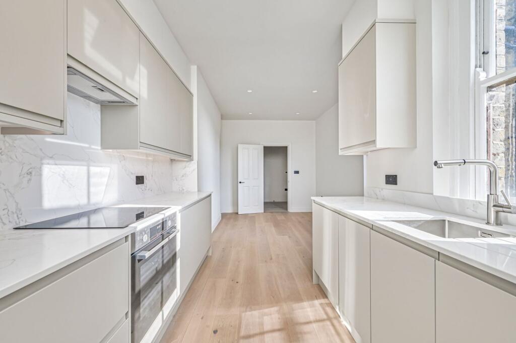 2 bed 1st Floor Flat for rent in Battersea. From Kinleigh Folkard & Hayward - Lettings - Battersea Park Lettings