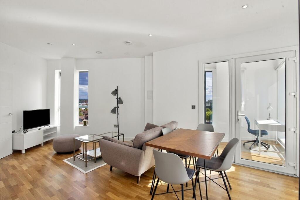 1 bed 1st Floor Flat for rent in London. From Kinleigh Folkard & Hayward - Lettings - Battersea Park Lettings