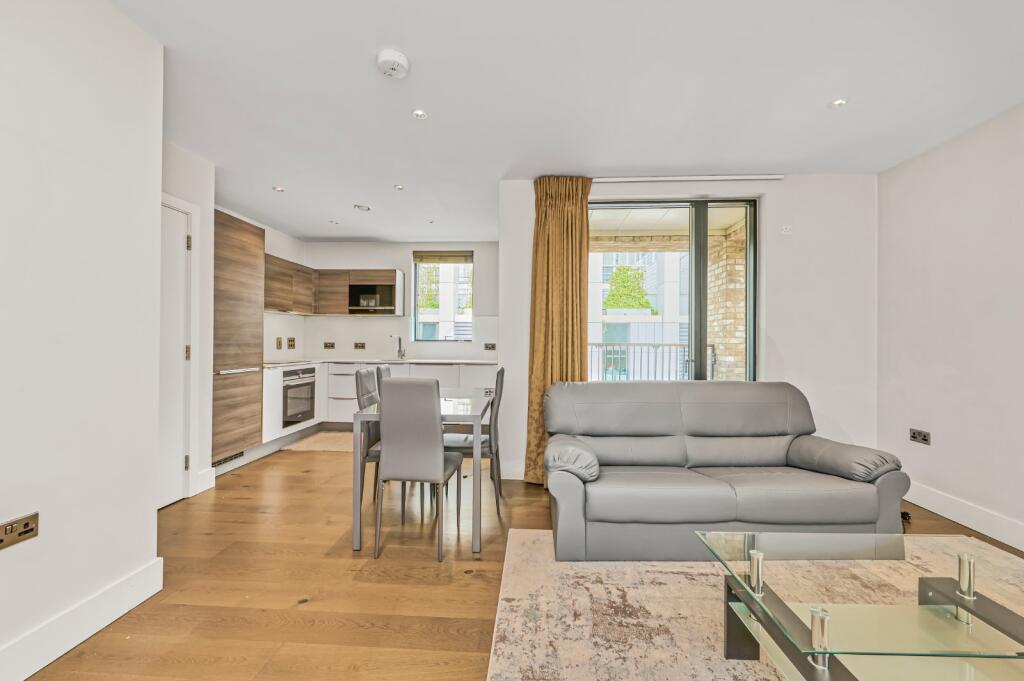 1 bed 1st Floor Flat for rent in London. From Kinleigh Folkard & Hayward - Lettings - Battersea Park Lettings