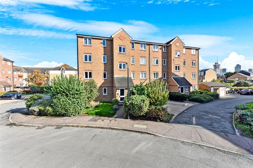 2 bed 1st Floor Flat for rent in Greenwich. From Your London
