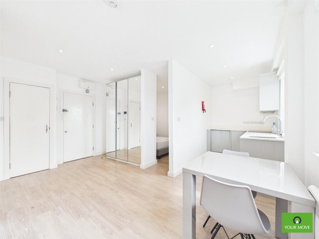 1 bed 1st Floor Flat for rent in Hornchurch. From Your Move - Stewart & Co Romford