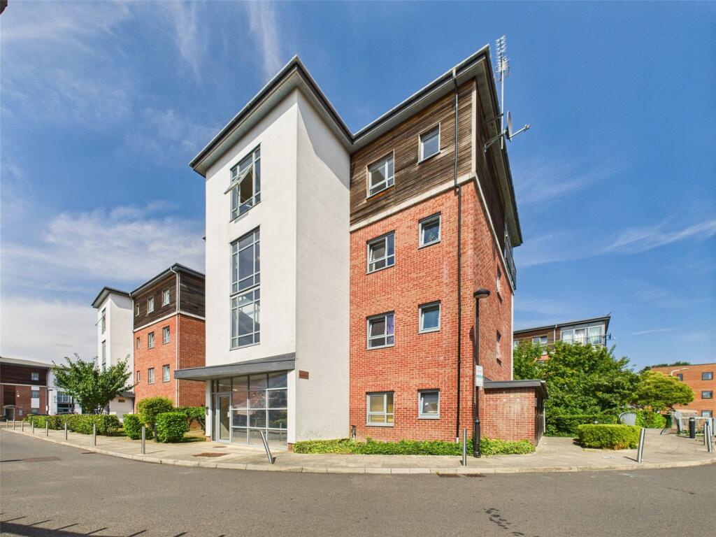 2 bed 1st Floor Flat for rent in Romford. From Your Move - Stewart & Co Romford