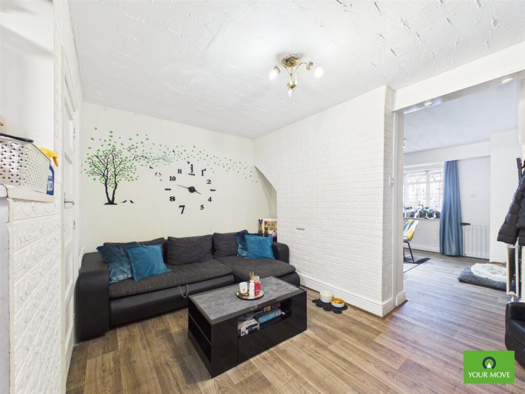 3 bed Mid Terraced House for rent in Dagenham. From Your Move - Stewart & Co Romford