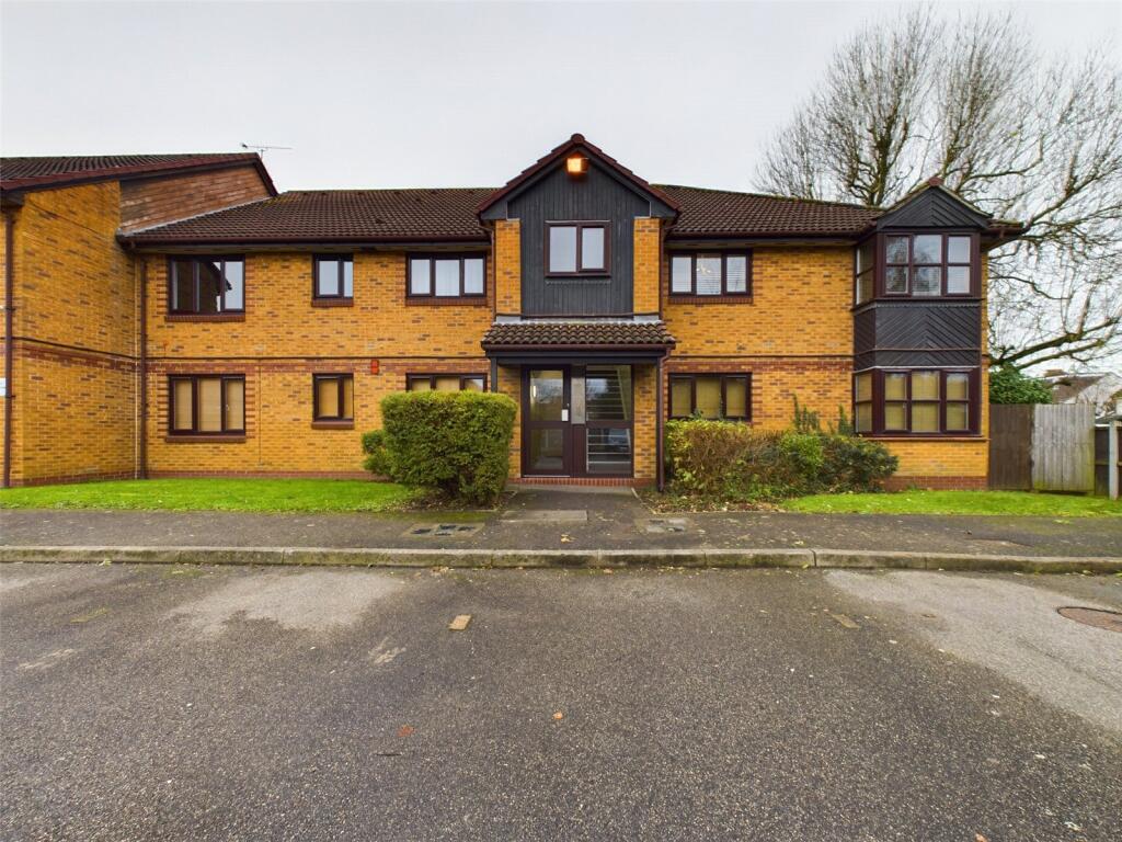 1 bed 1st Floor Flat for rent in Romford. From Your Move - Stewart & Co Romford