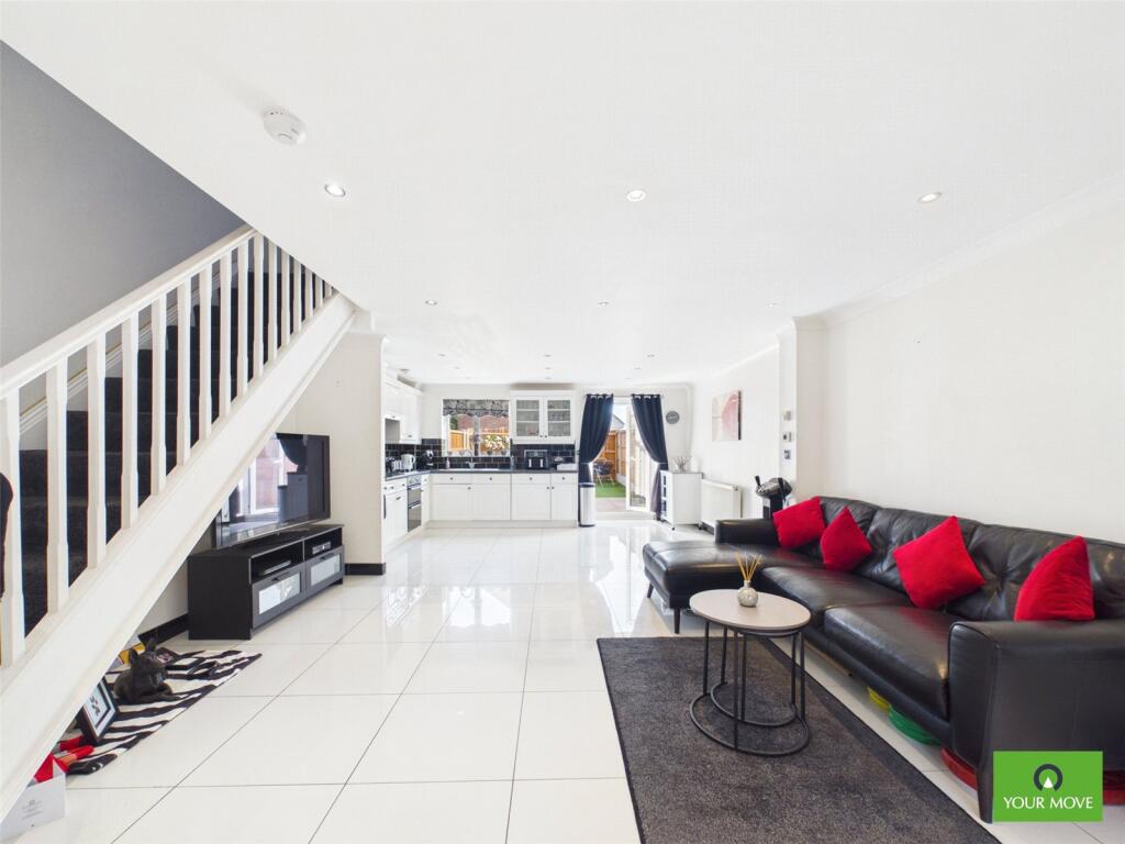 4 bed Semi Detached for rent in Romford. From Your Move - Stewart & Co Romford 4 bed Semi Detached for rent in Romford. From Your Move - Stewart & Co Romford