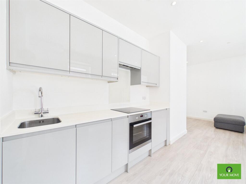 1 bed 1st Floor Flat for rent in Hornchurch. From Your Move - Stewart & Co Romford
