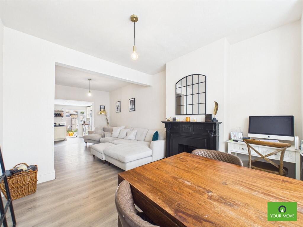 3 bed Detached for rent in Romford. From Your Move - Stewart & Co Romford