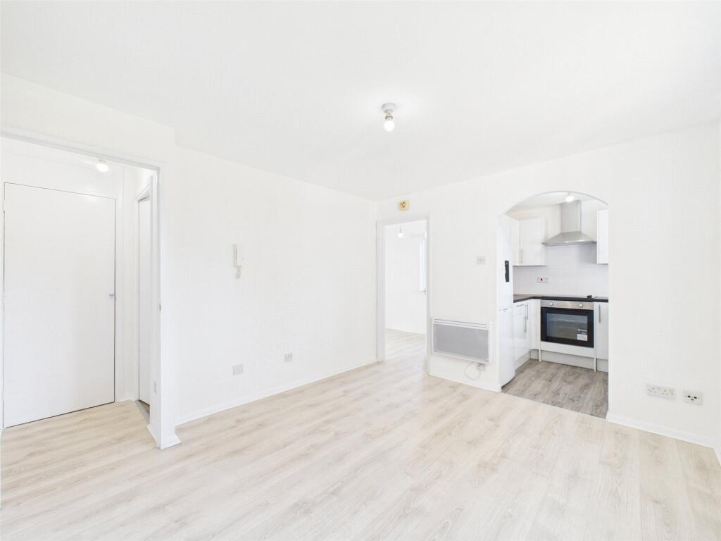 1 bed 1st Floor Flat for rent in Hornchurch. From Your Move - Stewart & Co Romford