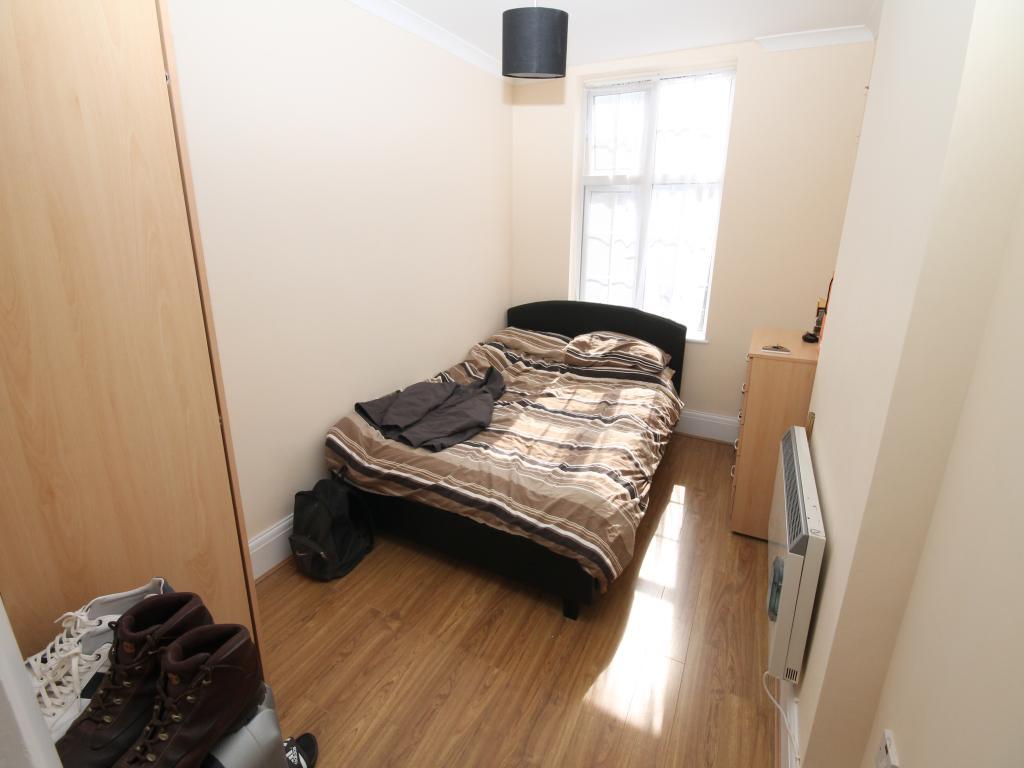 1 bed 1st Floor Flat for rent in Romford. From Your Move - Stewart & Co Romford