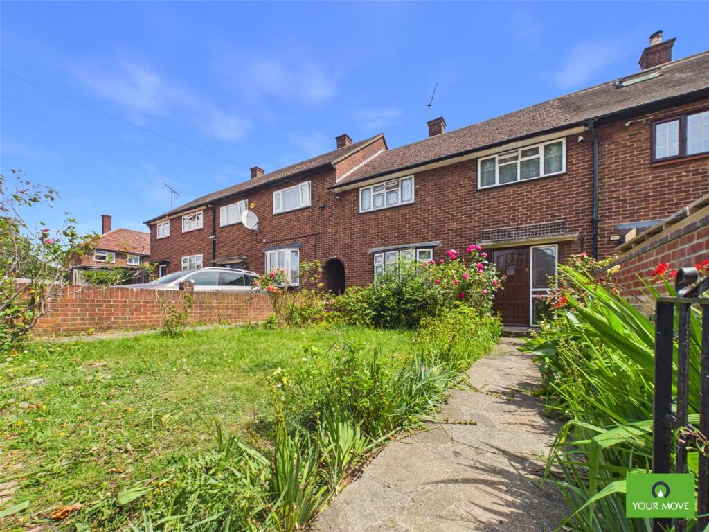 3 bed Detached for rent in South Weald. From Your Move - Stewart & Co Romford 3 bed Detached for rent in South Weald. From Your Move - Stewart & Co Romford
