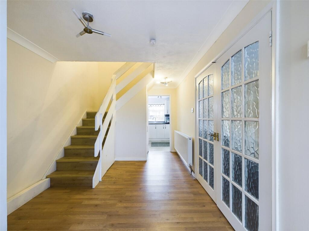 3 bed Detached for rent in Basildon. From Your Move - Stewart & Co Romford 3 bed Detached for rent in Basildon. From Your Move - Stewart & Co Romford