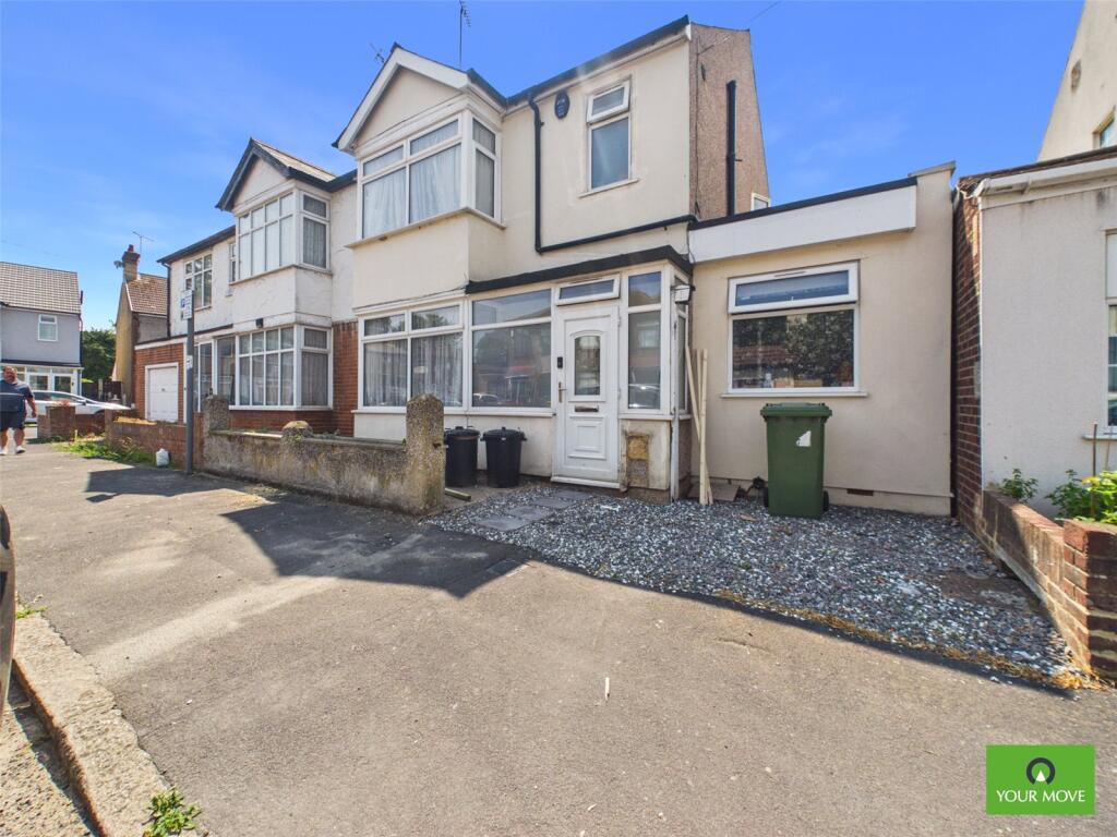 4 bed Semi Detached for rent in Romford. From Your Move - Stewart & Co Romford 4 bed Semi Detached for rent in Romford. From Your Move - Stewart & Co Romford
