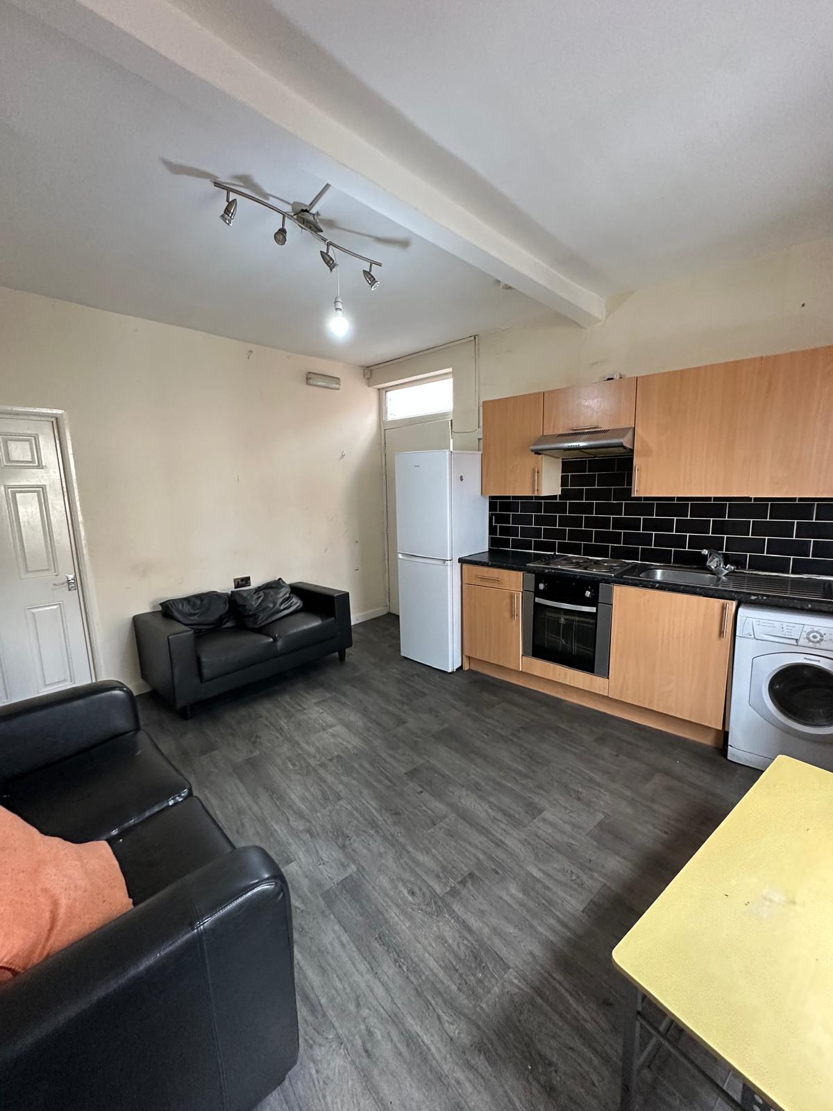 3 bed apartment for rent in Leeds. From YPP - Leeds