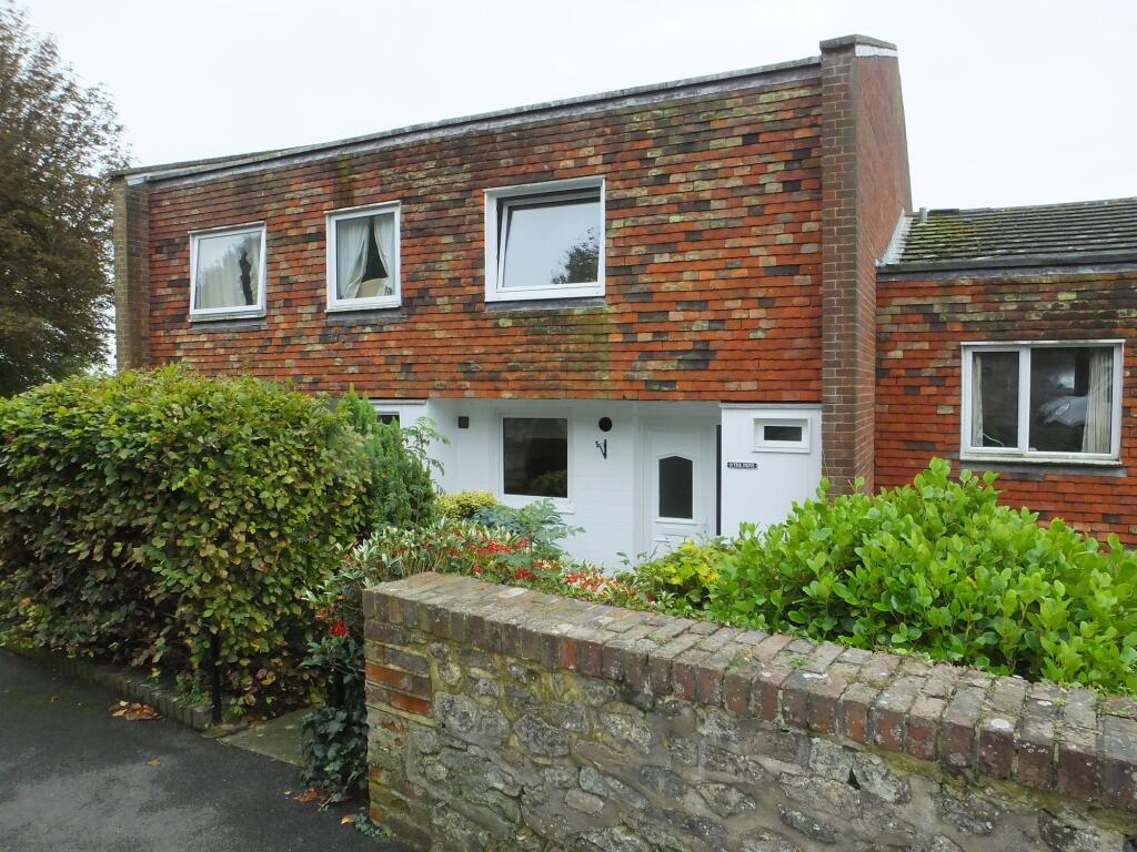 2 bed Mid Terraced House for rent in Hythe. From Laing Bennett Estate & Letting Agents - Lyminge - Folkestone