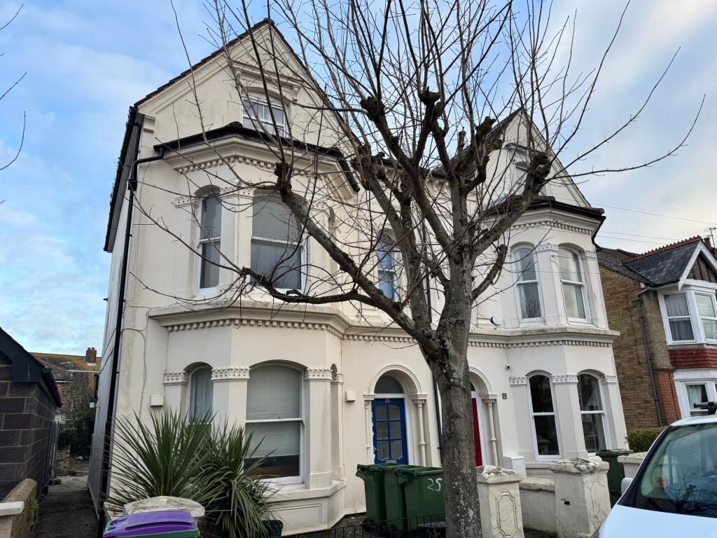 2 bed Apartment for rent in Hythe. From Laing Bennett Estate & Letting Agents - Lyminge - Folkestone