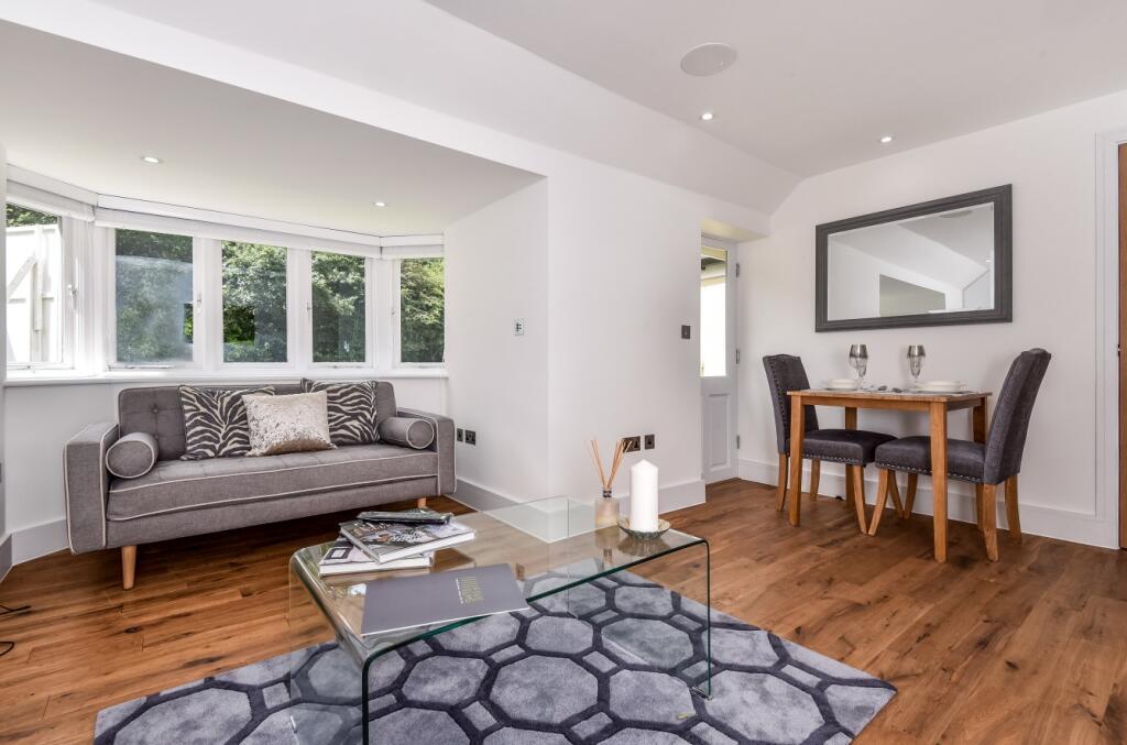 2 bed 1st Floor Flat for rent in Keston. From Langford Russell - Locksbottom