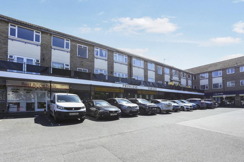 2 bed 1st Floor Flat for rent in Locksbottom. From Langford Russell - Locksbottom