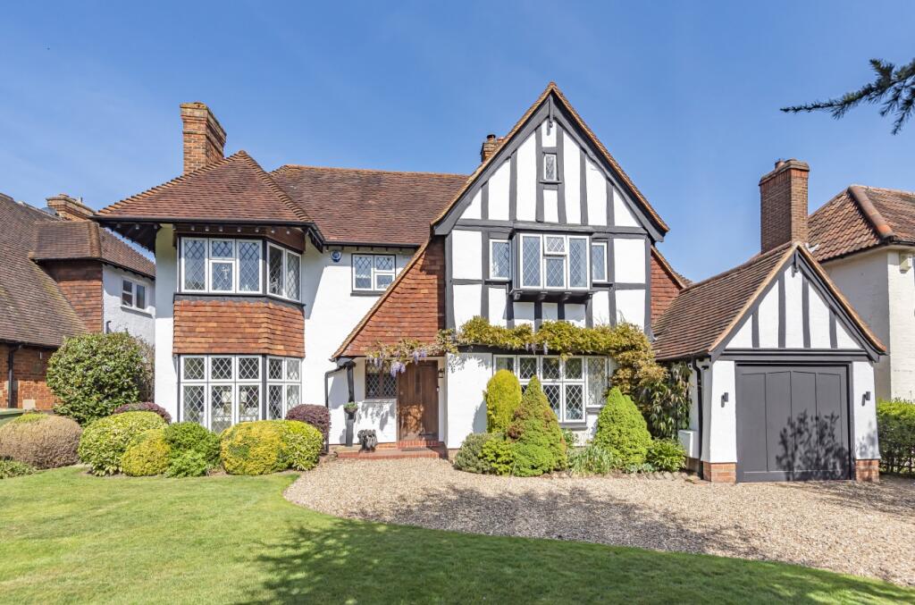 5 bed Detached for rent in Keston. From Langford Russell - Locksbottom 5 bed Detached for rent in Keston. From Langford Russell - Locksbottom