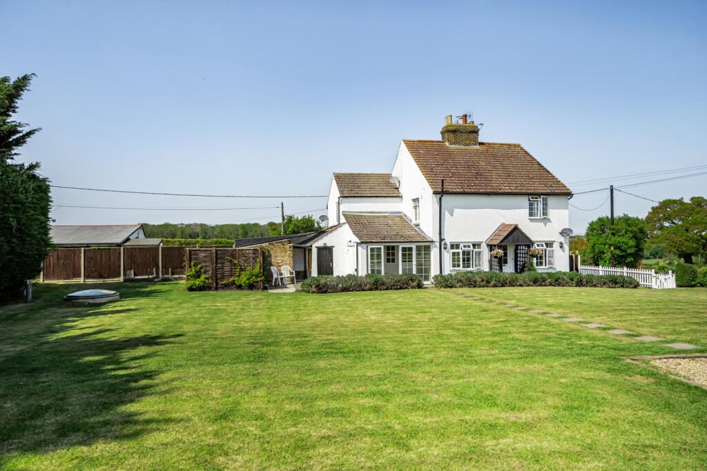 2 bed Semi Detached for rent in Maypole. From Langford Russell - Locksbottom