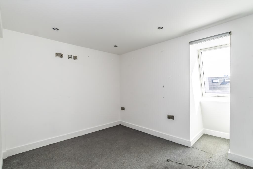 3 bed 1st Floor Flat for rent in Locksbottom. From Langford Russell - Locksbottom 3 bed 1st Floor Flat for rent in Locksbottom. From Langford Russell - Locksbottom