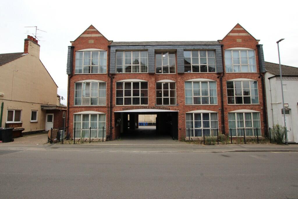 4 bed Studio for rent in Kettering. From Let It! - Kettering