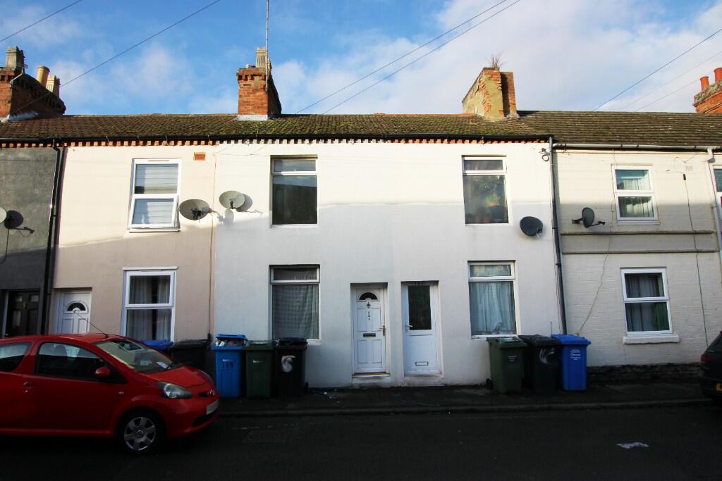 2 bed Mid Terraced House for rent in Kettering. From Let It! - Kettering