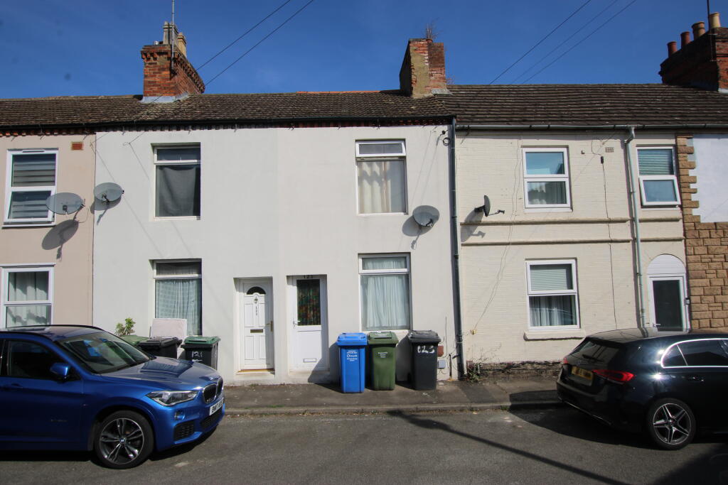 2 bed Mid Terraced House for rent in Kettering. From Let It! - Kettering