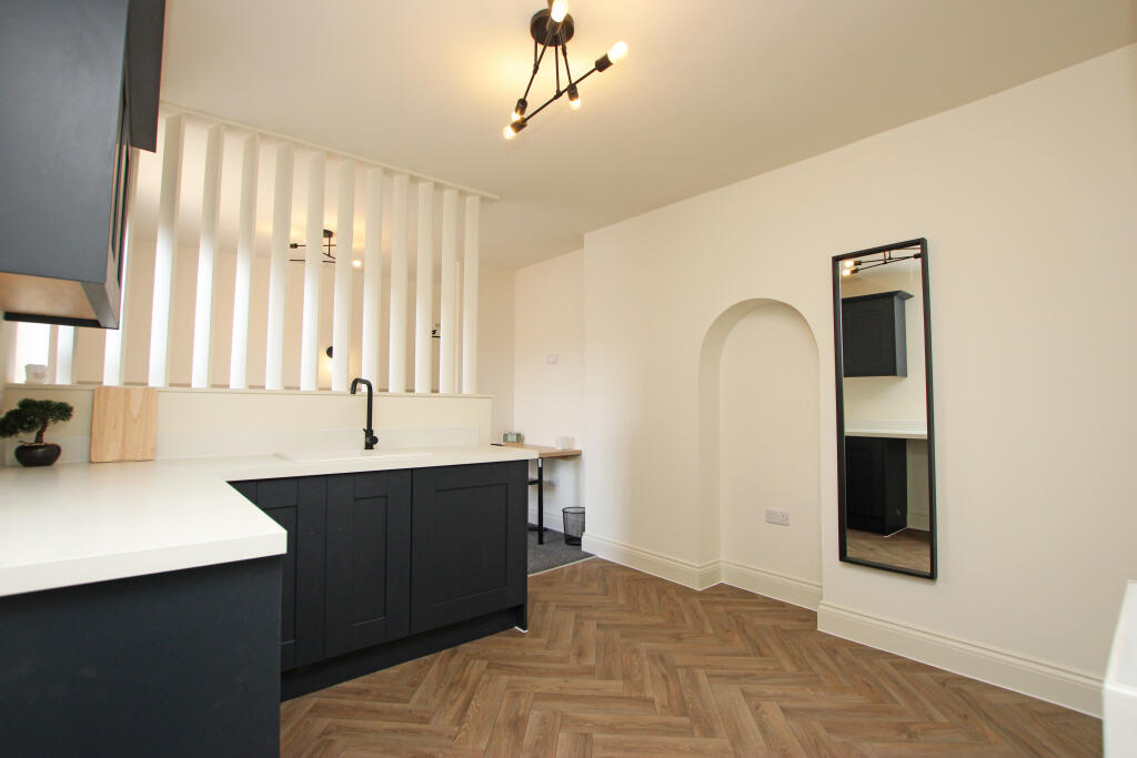 4 bed Studio for rent in Kettering. From Let It! - Kettering