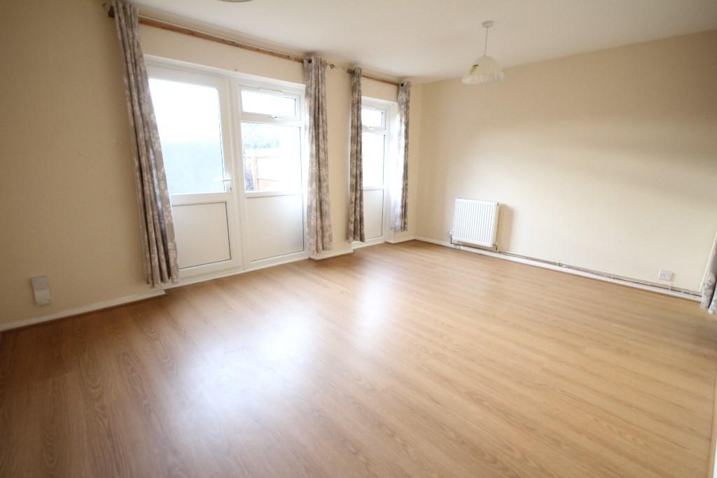 3 bed Semi Detached for rent in Wellingborough. From Let It! - Kettering 3 bed Semi Detached for rent in Wellingborough. From Let It! - Kettering