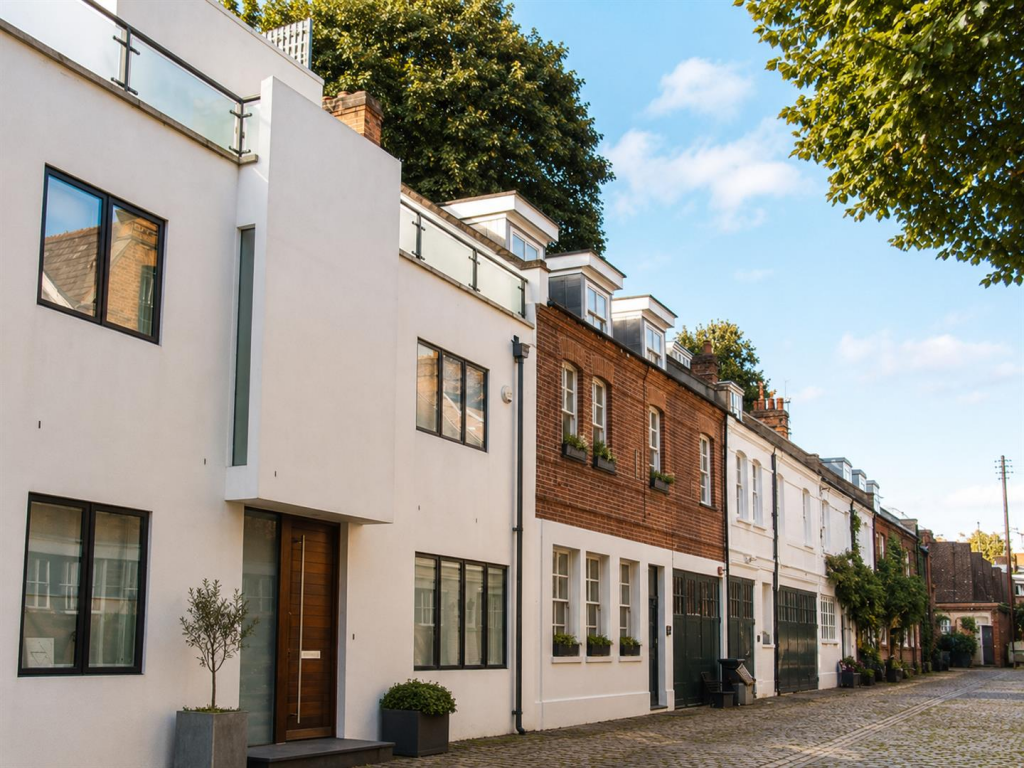 4 bed Mews for rent in Hampstead. From Lexingtons - London