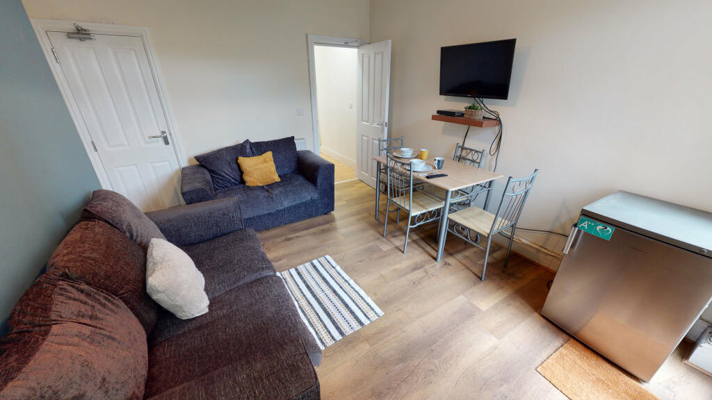 3 bed Mid Terraced House for rent in Lincoln. From Lighthouse Property Services Ltd - Lincoln 3 bed Mid Terraced House for rent in Lincoln. From Lighthouse Property Services Ltd - Lincoln