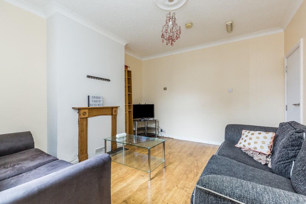 5 bed Mid Terraced House for rent in Lincoln. From Lighthouse Property Services Ltd - Lincoln