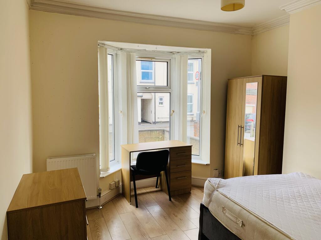 4 bed Mid Terraced House for rent in Lincoln. From Lighthouse Property Services Ltd - Lincoln 4 bed Mid Terraced House for rent in Lincoln. From Lighthouse Property Services Ltd - Lincoln