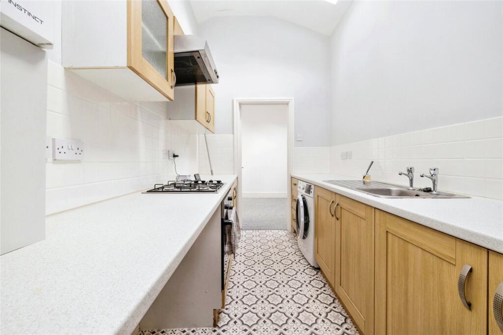 2 bed Mid Terraced House for rent in Harmston. From Lighthouse Property Services Ltd - Lincoln 2 bed Mid Terraced House for rent in Harmston. From Lighthouse Property Services Ltd - Lincoln