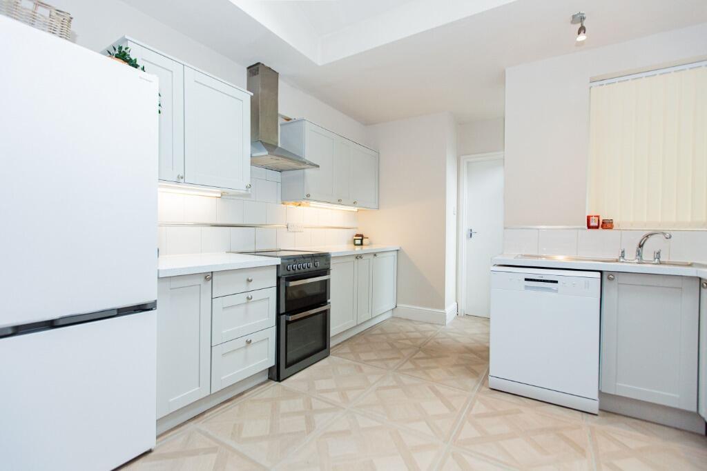 4 bed Detached for rent in West Bridgford. From Lighthouse Property Services Ltd - Lincoln 4 bed Detached for rent in West Bridgford. From Lighthouse Property Services Ltd - Lincoln