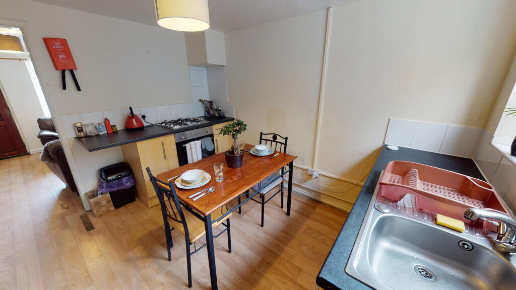 2 bed Mid Terraced House for rent in Lincoln. From Lighthouse Property Services Ltd - Lincoln