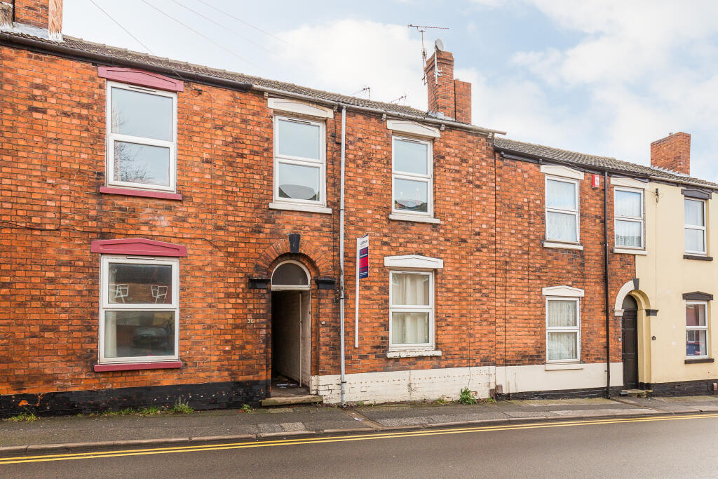 3 bed Mid Terraced House for rent in Riseholme. From Lighthouse Property Services Ltd - Lincoln