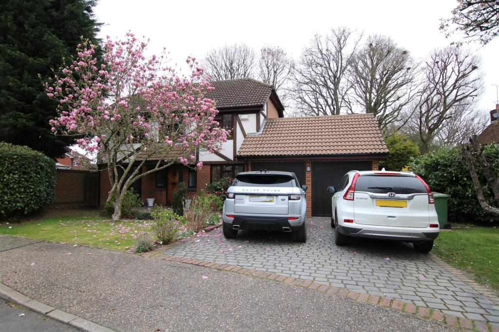 4 bed Detached for rent in Warnham. From Lines & James Ltd - HORSHAM