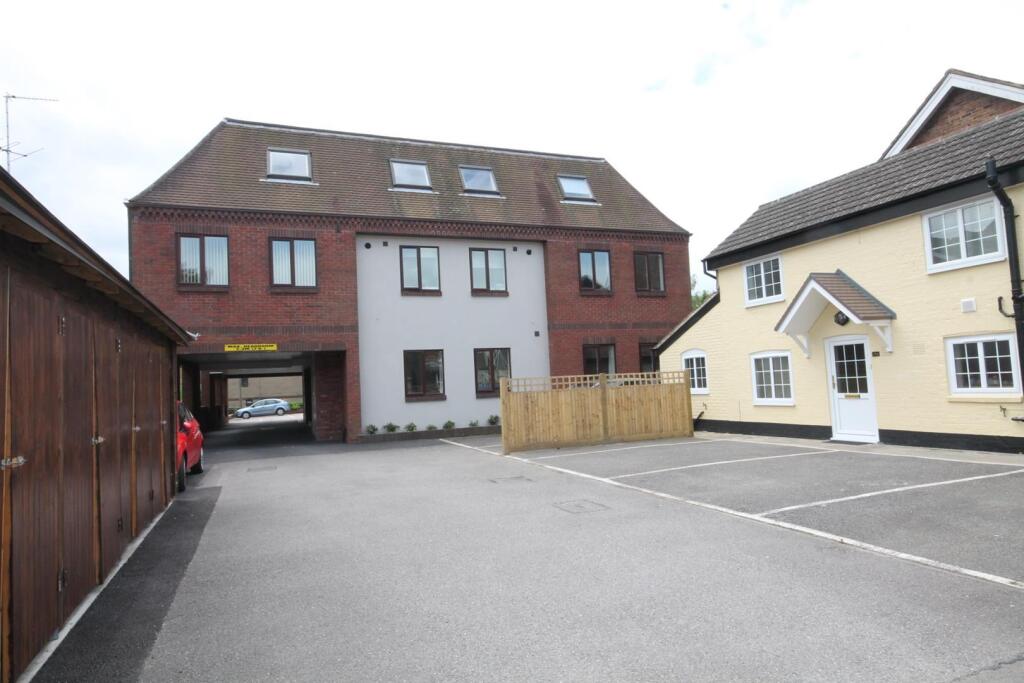 1 bed Apartment for rent in Horsham. From Lines & James Ltd - HORSHAM