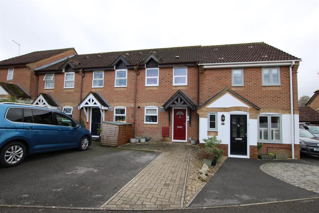 2 bed Mid Terraced House for rent in Faygate. From Lines & James Ltd - HORSHAM