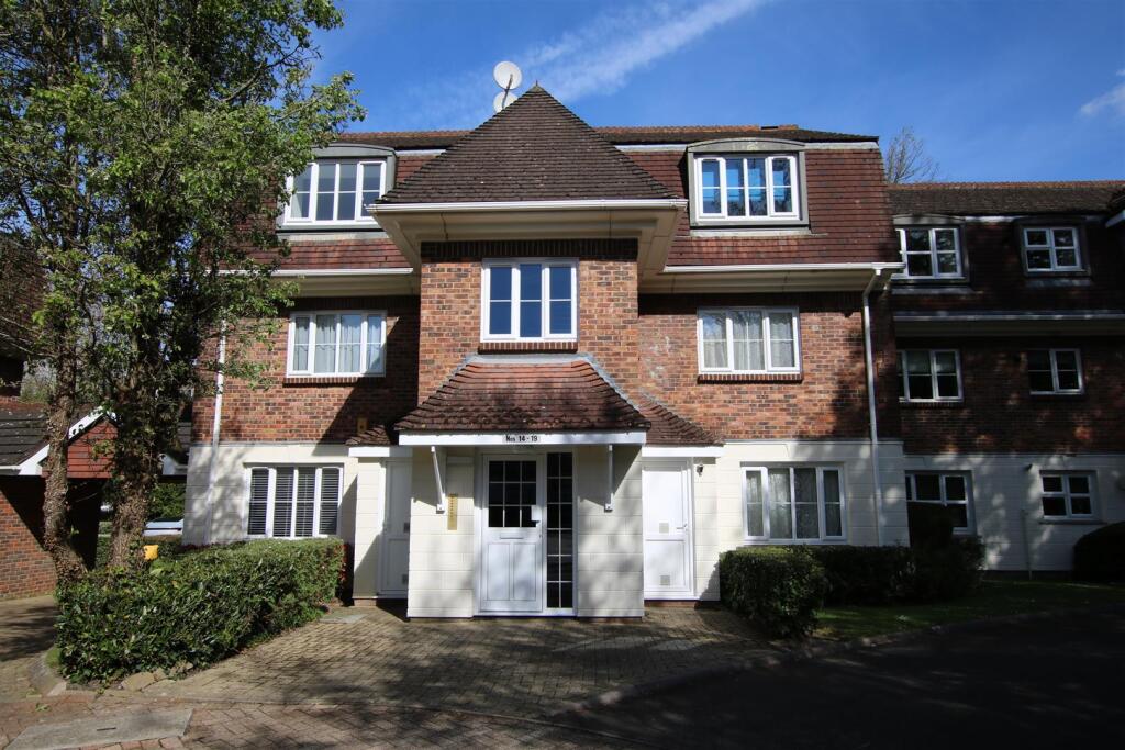 1 bed 1st Floor Flat for rent in Horsham. From Lines & James Ltd - HORSHAM