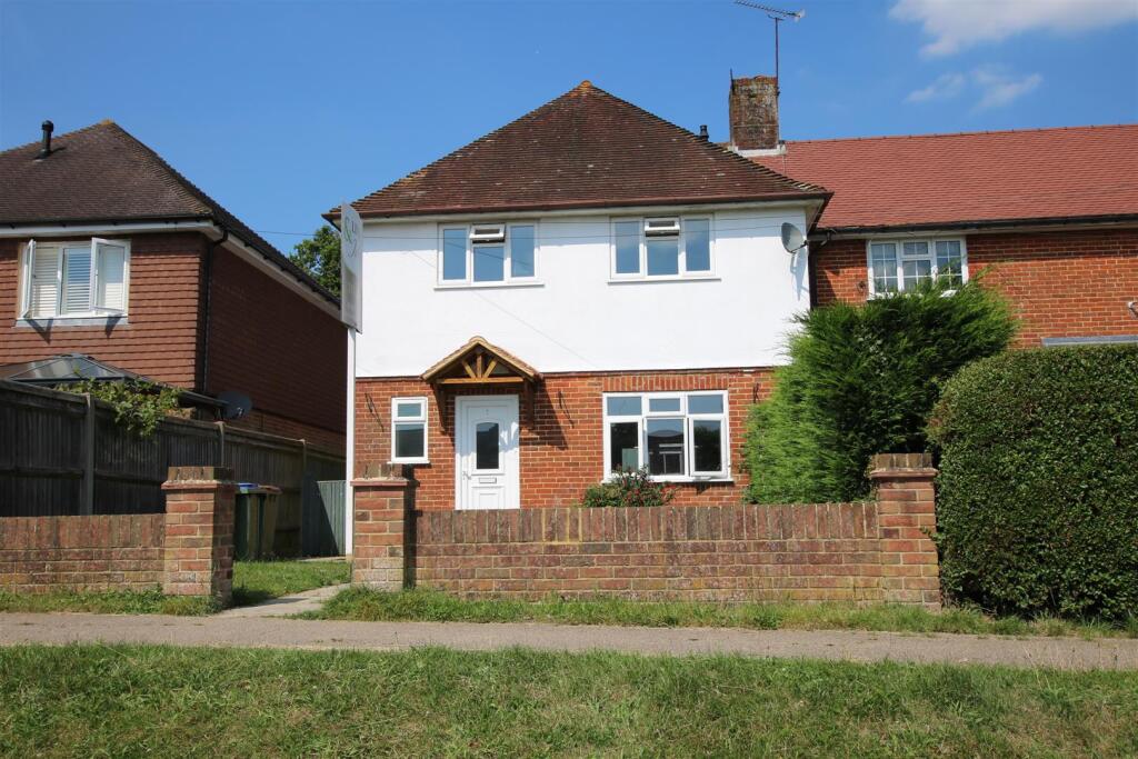 3 bed Semi Detached for rent in Warnham. From Lines & James Ltd - HORSHAM 3 bed Semi Detached for rent in Warnham. From Lines & James Ltd - HORSHAM