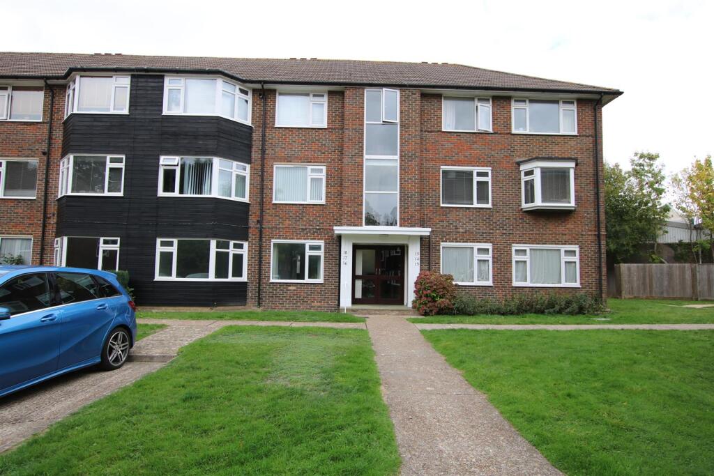 2 bed 1st Floor Flat for rent in Horsham. From Lines & James Ltd - HORSHAM 2 bed 1st Floor Flat for rent in Horsham. From Lines & James Ltd - HORSHAM