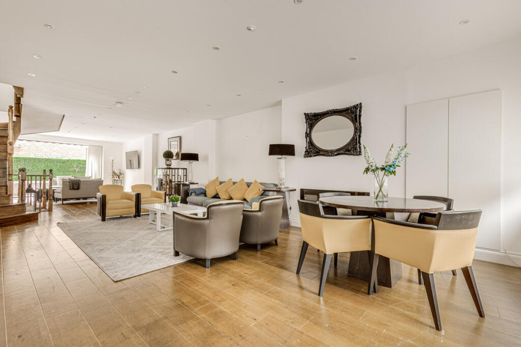 4 bed Detached for rent in Chelsea. From Liv International - London 4 bed Detached for rent in Chelsea. From Liv International - London