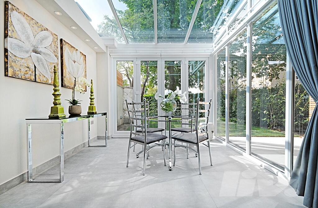 4 bed Detached for rent in Hampstead. From Liv International - London 4 bed Detached for rent in Hampstead. From Liv International - London
