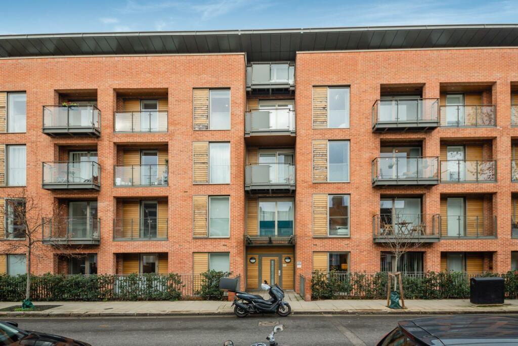 3 bed Apartment for rent in Hampstead. From Liv International - London 3 bed Apartment for rent in Hampstead. From Liv International - London
