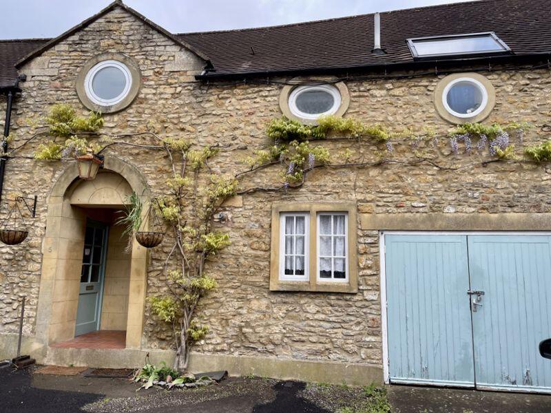 2 bed Mid Terraced House for rent in Bruton. From Lodestone Property - Wells