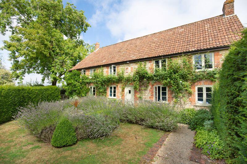 5 bed Detached for rent in Misterton. From Lodestone Property - Wells